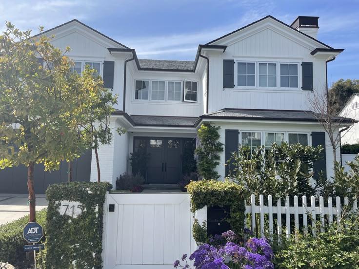 Disewakan Rumah Gaya Amerika, Lingkungan Tenang